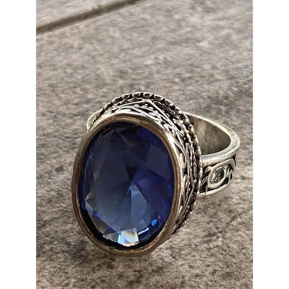 Silver Plated Ring Blue Glass Faceted Stone Size 8.5 - Picture 9 of 12
